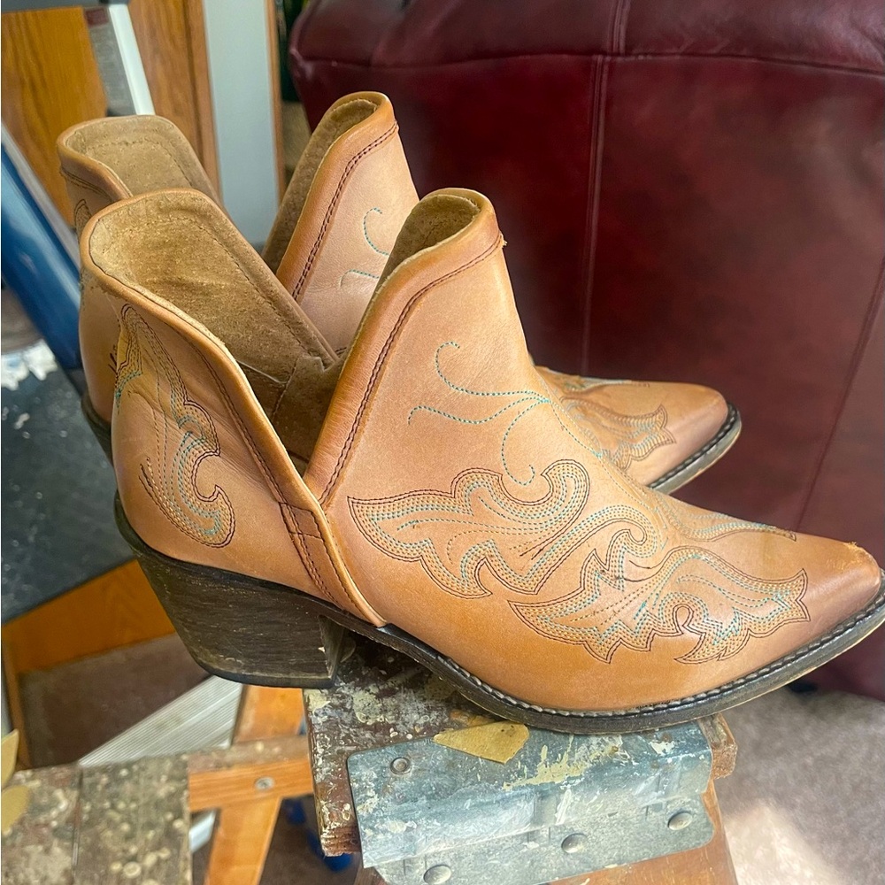 Ladies Circle G ankle boots size 9